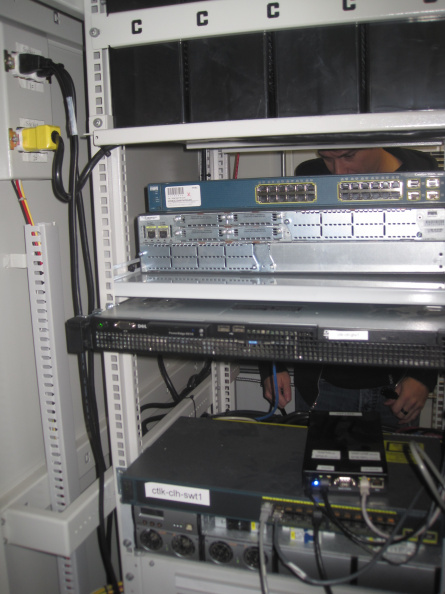 2012-11-28-Cat-Lake-Moves-From-C-Band-Satellite-To-100Mb-Fibre-20.JPG