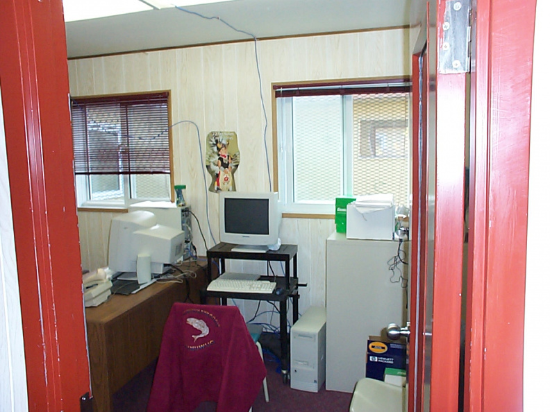 Our main E centre Office, the measurements 11'3" x 8'7"...it also has 3 computers and 3 coffee mugs...hooked up to the - aab.jpg aab.jpg