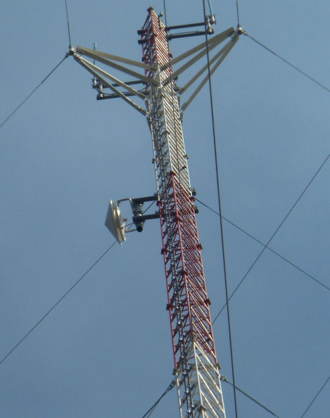 tower_and_antenna_126.jpg