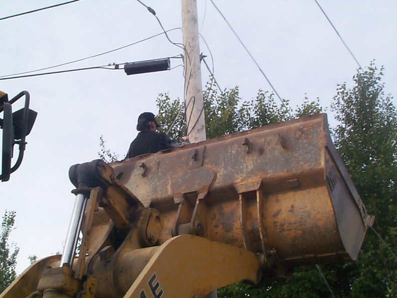 Martin Kakegamic finished tying the wires together.