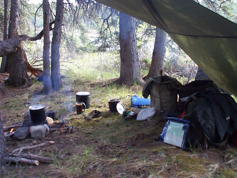 With the wind and overcast cloud covering Tom set up the tarp ... it only rained a little that night