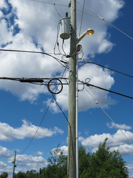 2012-06-21-07-Poplar-Hill-fibre-cable-Pole2-by-Band-office