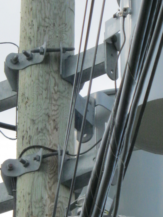 2012-06-21-15-Poplar-Hill-fibre-cable-community-fibre-at-pole