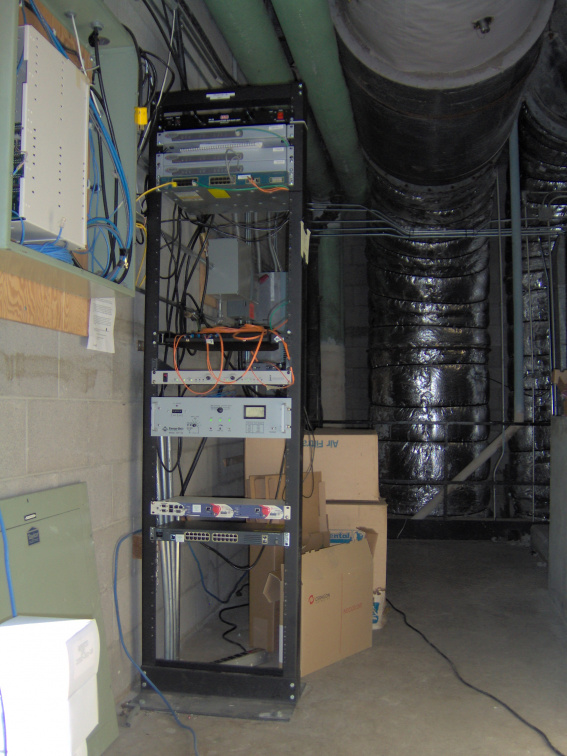 Aperto Wireless equipment indoors at the Lakehead University Library roof.