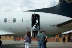 And we have people coming out of the plane. WE are very happy that they came. home. Keewaywin was gettin boring
