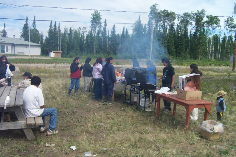 We had a nice bar b que out side of the Keewaywin band office. Recreation and jamboree committee are doing some fundraising.