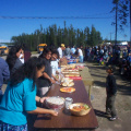 Everybody joins in to have a little snack afterwards.