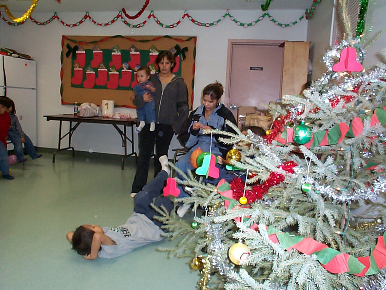 Two Keewaywin Ladies coming for the clinics party. That's their Christmas tree to the right!