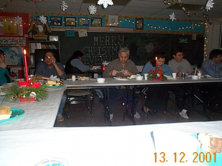 People eating. That is Freddy Kakegamic in the middle of the table.