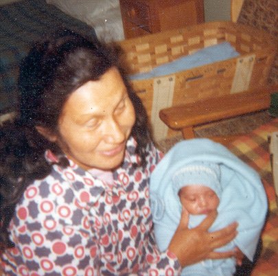 Barbara Matthews and her son David Jr. (September 1975)
